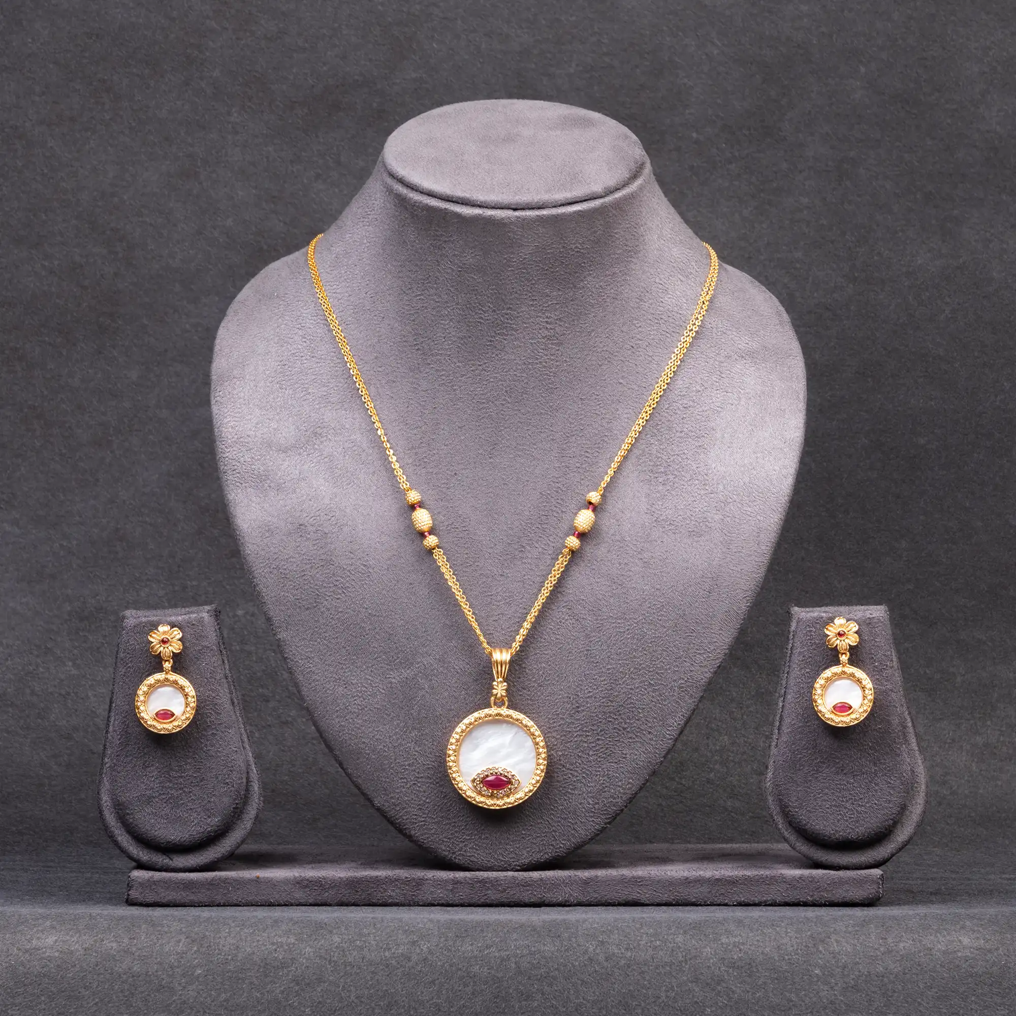 Pink Stone and Mother Pearl Pendant Set with Chain